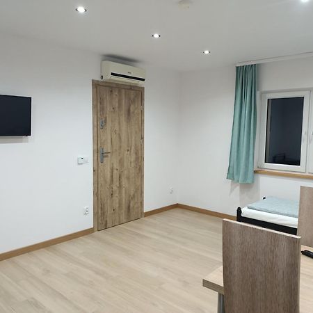 Ferienwohnung Letnia Oaza "Akacja" Sobienie Jeziory Exterior foto